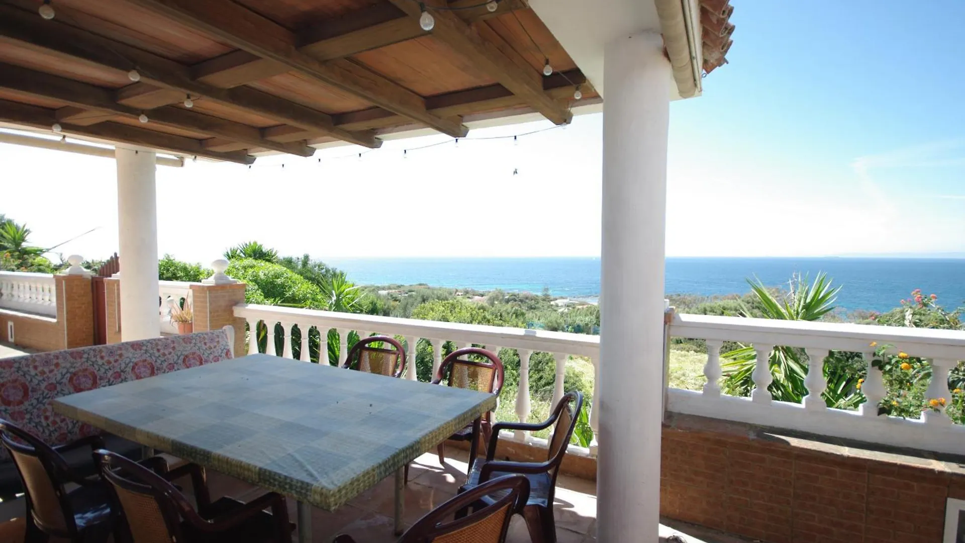Livingtarifa Villa Concha