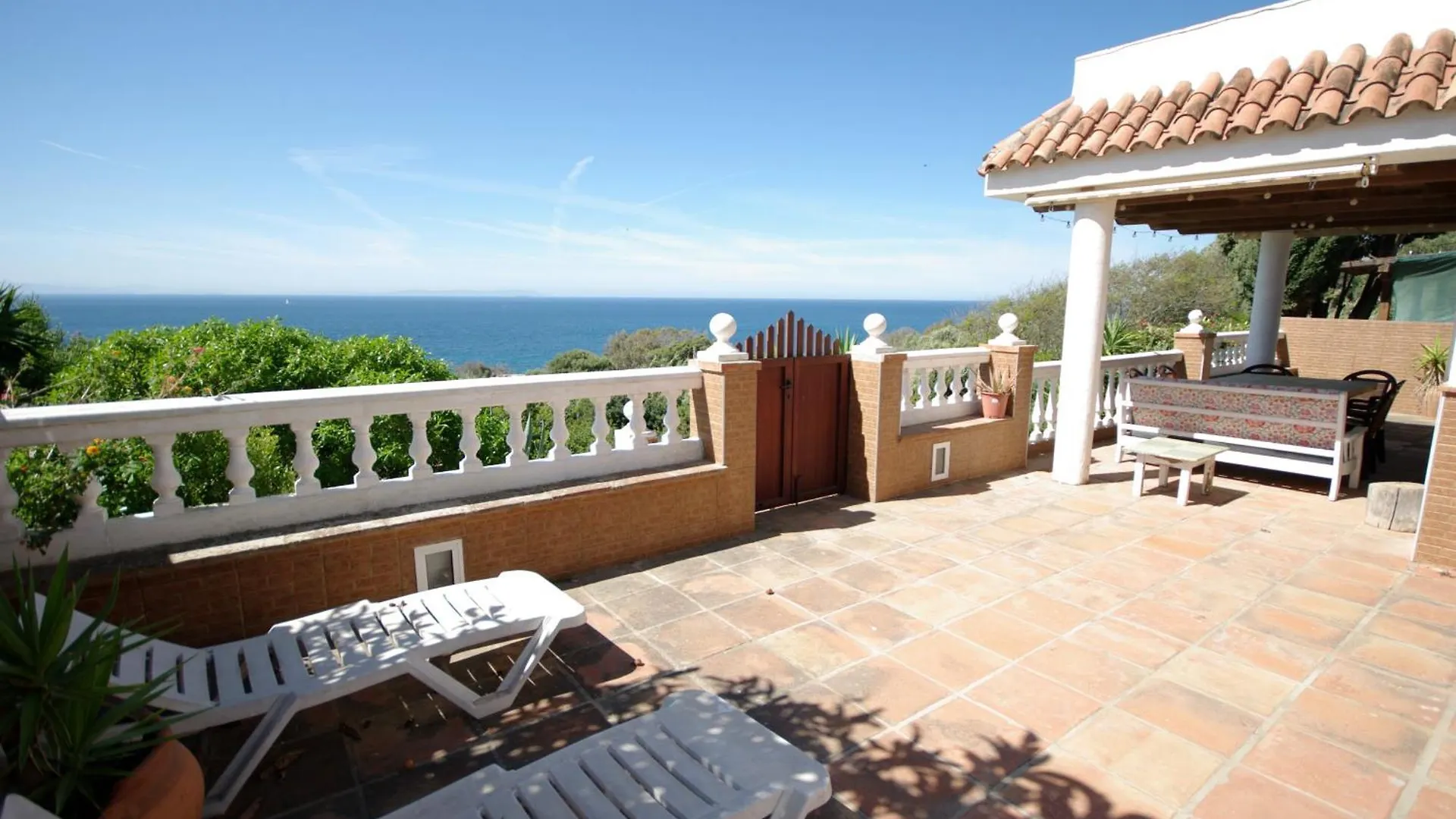 Livingtarifa Villa Concha contacts